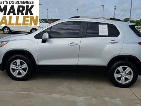 Used 2022 Chevrolet Trax LT w/ Driver Confidence Package AWD/4WD image 5