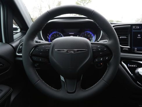 New 2026 Chrysler Pacifica Select w/ S Appearance Package image 11