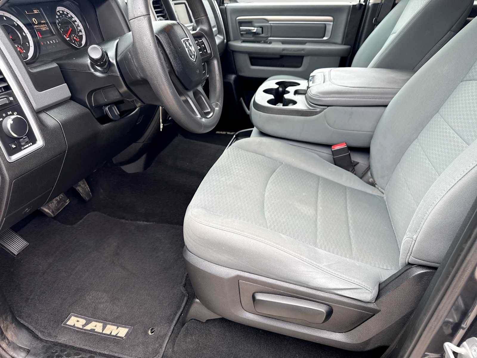 Used 2019 RAM 1500 Classic SLT AWD/4WD image 15