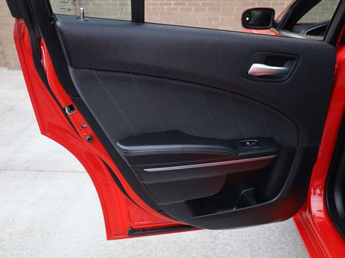 Used 2016 Dodge Charger SXT w/ Navigation & Travel Group image 18