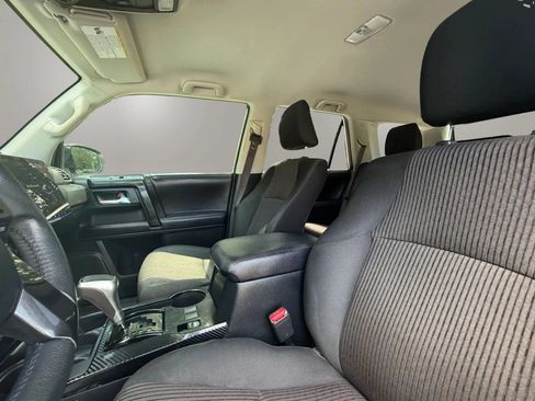Used 2018 Toyota 4Runner TRD Off-Road AWD/4WD image 17