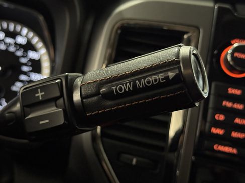 Used 2017 Nissan Titan Platinum Reserve image 31