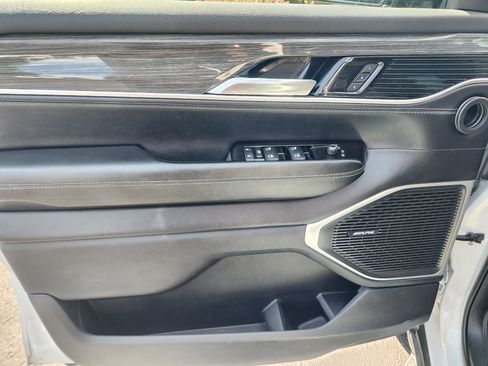 Used 2022 Jeep Wagoneer Series III image 23