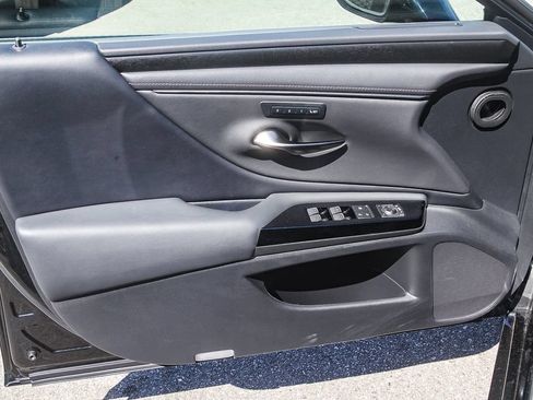 Used 2022 Lexus ES 350 w/ Premium Package FWD image 16