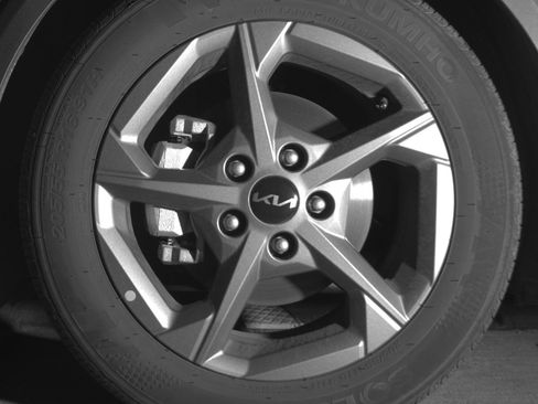 Used 2025 Kia K4 LXS image 12