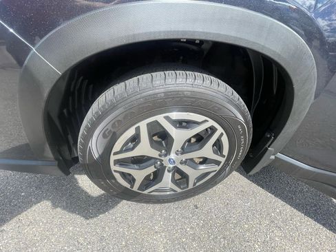 Used 2019 Subaru Forester Premium image 19