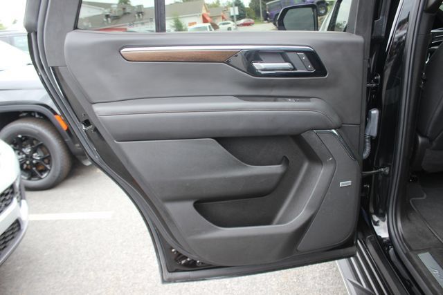 Used 2025 Chevrolet Tahoe High Country w/ Sun And Tow Package AWD/4WD image 24