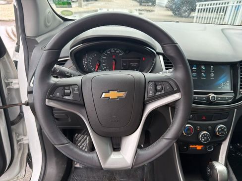 Used 2017 Chevrolet Trax LT w/ LT Convenience Package image 15