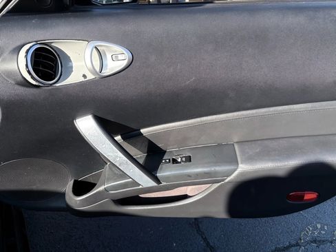 Used 2007 Nissan 350Z Touring image 13