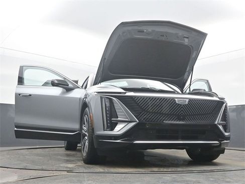 Used 2024 Cadillac Lyriq Luxury w/ LPO, Floor Liner Package image 58