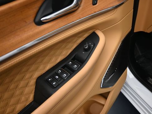 Used 2025 Jeep Grand Cherokee L Summit image 14