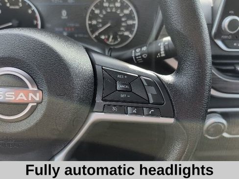 Used 2025 Nissan Altima 2.5 SV image 8