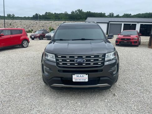 Used 2016 Ford Explorer XLT w/ Equipment Group 202A FWD image 8