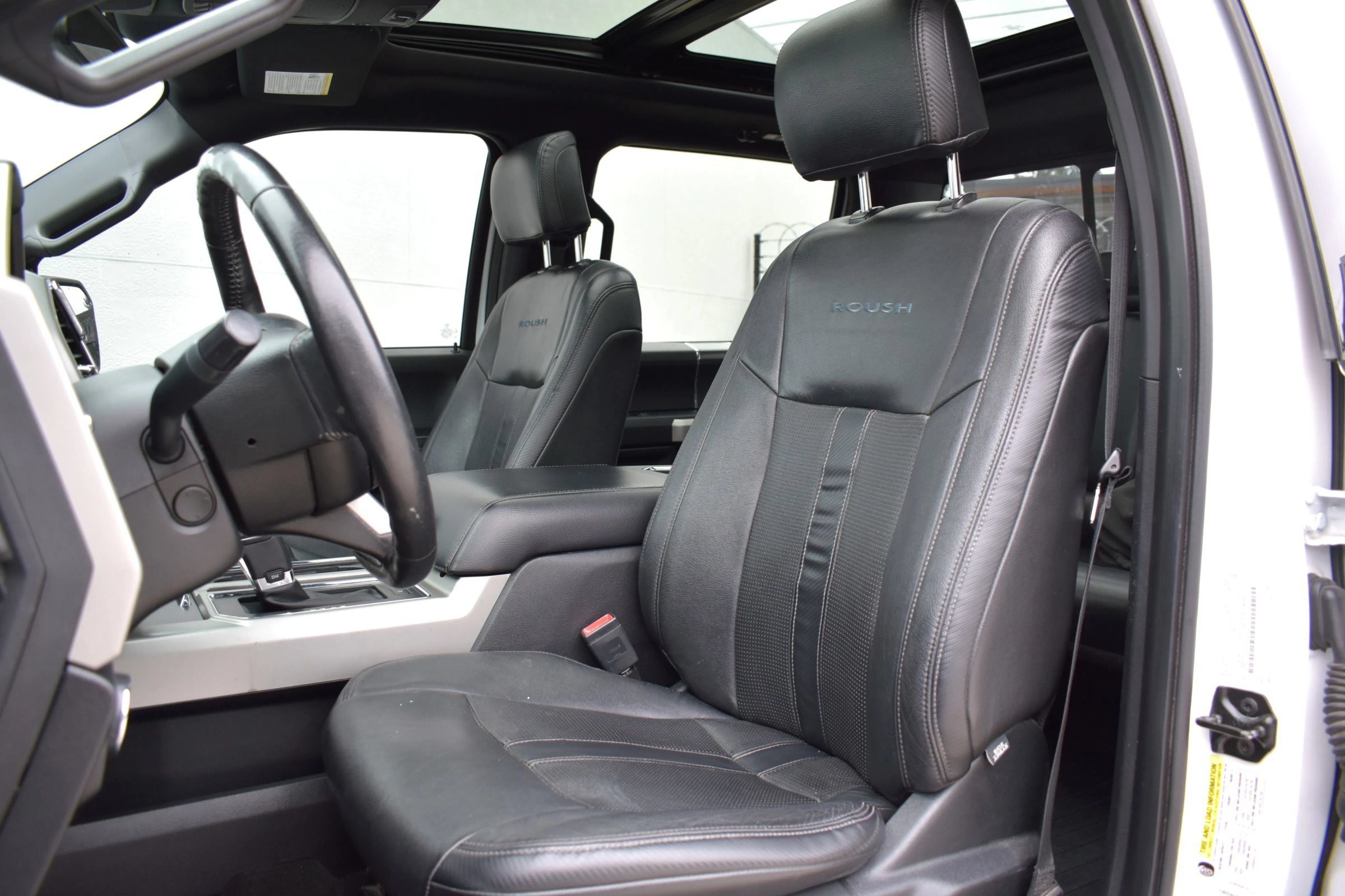 Used 2019 Ford F150 Lariat w/ Equipment Group 502A Luxury AWD/4WD image 13