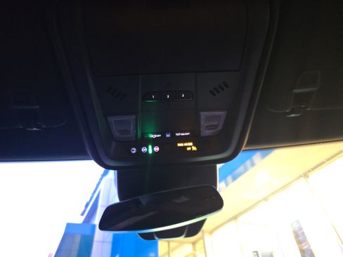 Used 2025 Cadillac XT4 Premium Luxury image 19