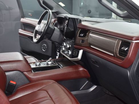 Certified 2024 Ford Expedition Limited image 16