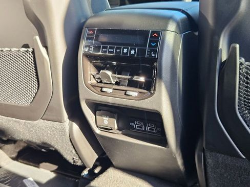 New 2025 Jeep Grand Cherokee Summit w/ Obsidian Package image 17