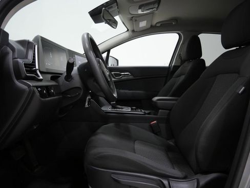 Used 2024 Kia Sportage LX FWD image 12