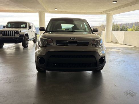 Used 2019 Kia Soul w/ Convenience Package image 4