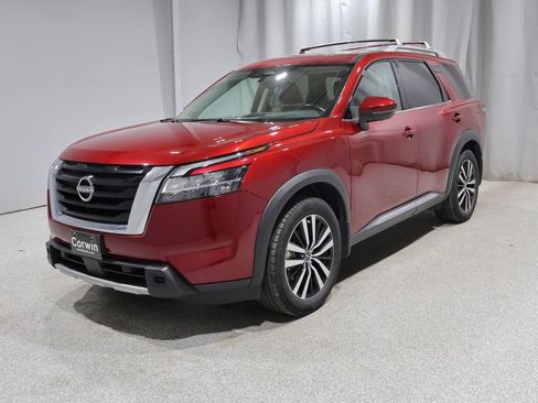 Used 2023 Nissan Pathfinder Platinum w/ Cargo Package AWD/4WD image 6