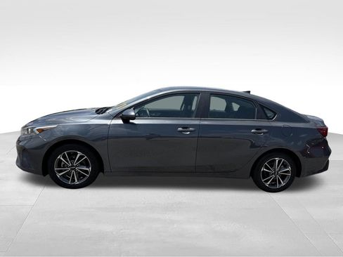 Used 2023 Kia Forte LXS FWD image 2