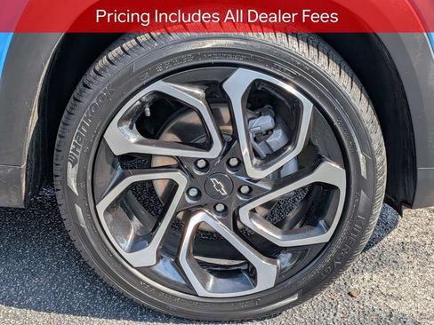 Used 2025 Chevrolet Trax RS w/ Driver Confidence Package FWD image 11