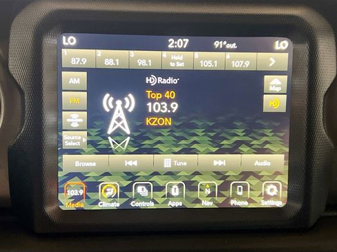 Used 2023 Jeep Wrangler Unlimited AWD/4WD image 11