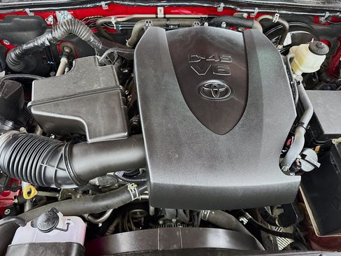Used 2022 Toyota Tacoma SR5 w/ Technology Package RWD image 37