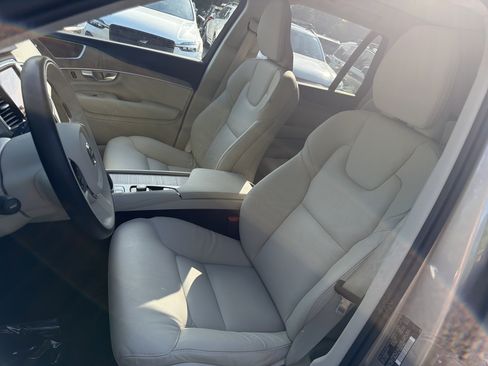 Certified 2024 Volvo XC90 T8 Plus w/ Protection Package AWD/4WD image 47