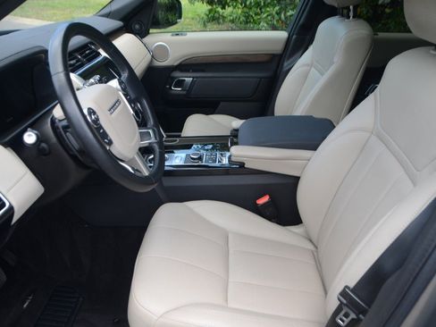 Used 2018 Land Rover Discovery HSE AWD/4WD image 11