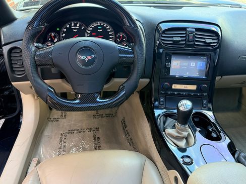 Used 2005 Chevrolet Corvette Coupe w/ Preferred Equipment Group RWD image 14