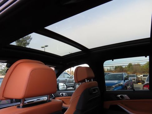 Used 2019 BMW X5 xDrive40i w/ Executive Package image 33