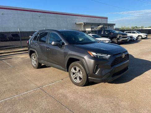 Used 2024 Toyota RAV4 XLE image 3