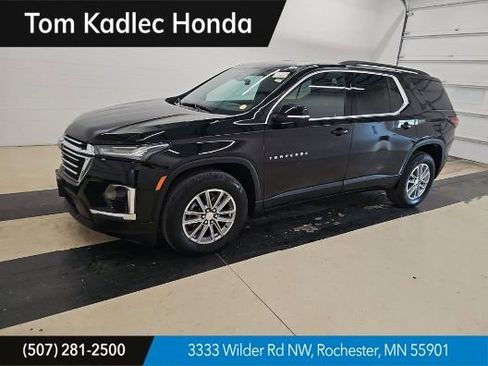 Used 2023 Chevrolet Traverse LT image 1