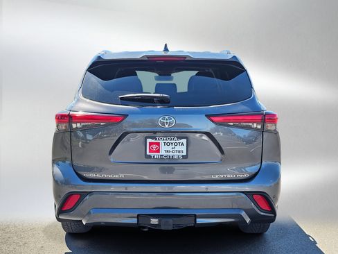 Used 2021 Toyota Highlander Limited AWD/4WD image 4