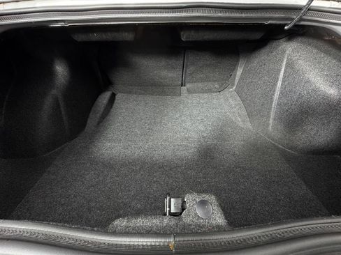 Used 2010 Dodge Challenger SE RWD image 8