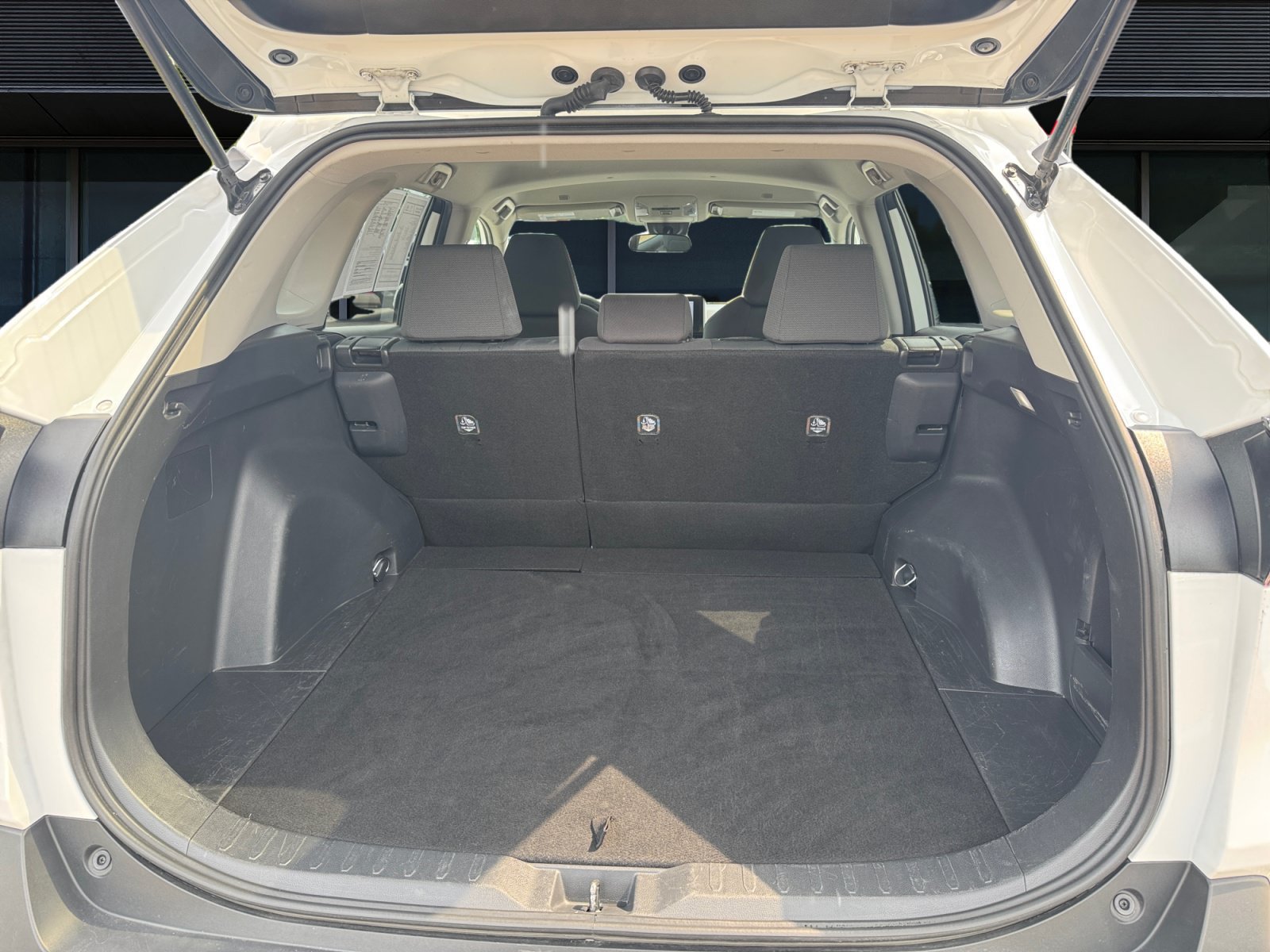 Used 2024 Toyota RAV4 XLE FWD image 11