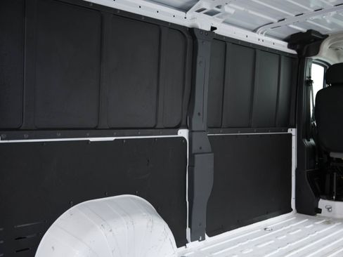 Used 2025 RAM ProMaster 2500 w/ Convenience Group FWD image 18