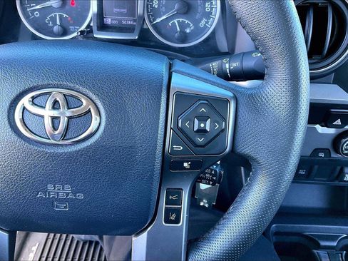Certified 2020 Toyota Tacoma SR5 image 19