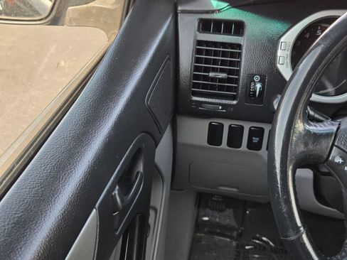 Used 2004 Toyota 4Runner SR5 image 28