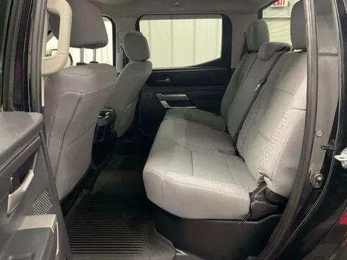 Used 2022 Toyota Tundra SR5 w/ SR5 Convenience Package AWD/4WD image 10