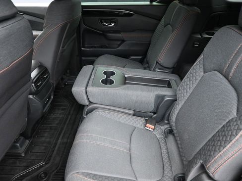 Used 2024 Honda Pilot Sport image 13