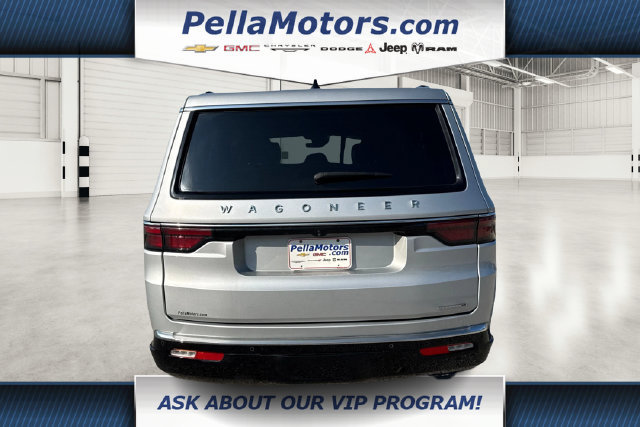 Used 2024 Jeep Wagoneer L Series III w/ Flexible Seating Group AWD/4WD image 4