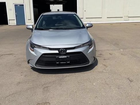 Used 2024 Toyota Corolla LE FWD image 3