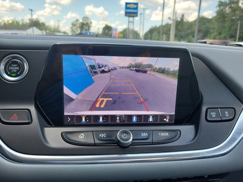 Certified 2019 Chevrolet Blazer LT w/ Sun and Wheels Package image 19