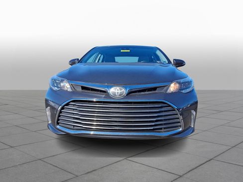 Used 2017 Toyota Avalon XLE image 2