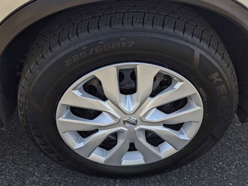 Used 2018 Nissan Rogue S image 7