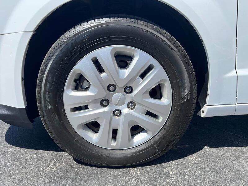 Used 2020 Dodge Grand Caravan SE w/ UConnect Hands-Free Group FWD image 50