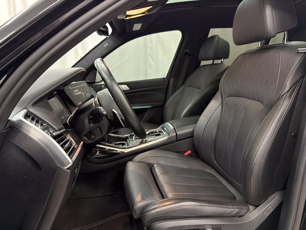 Used 2022 BMW X7 M50i AWD/4WD image 14
