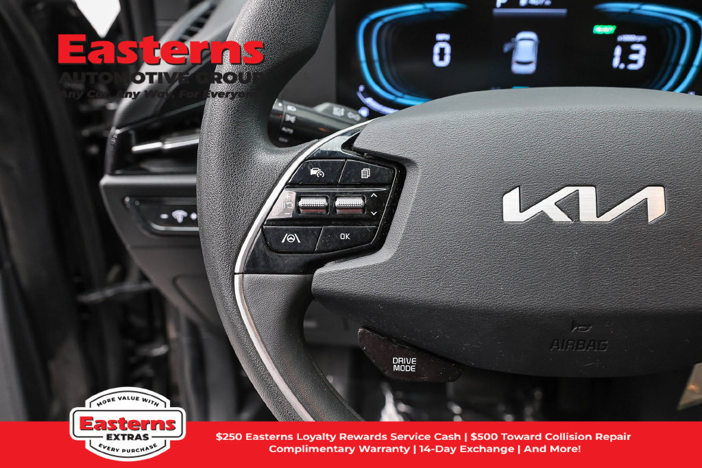Used 2025 Kia Niro LX FWD image 15